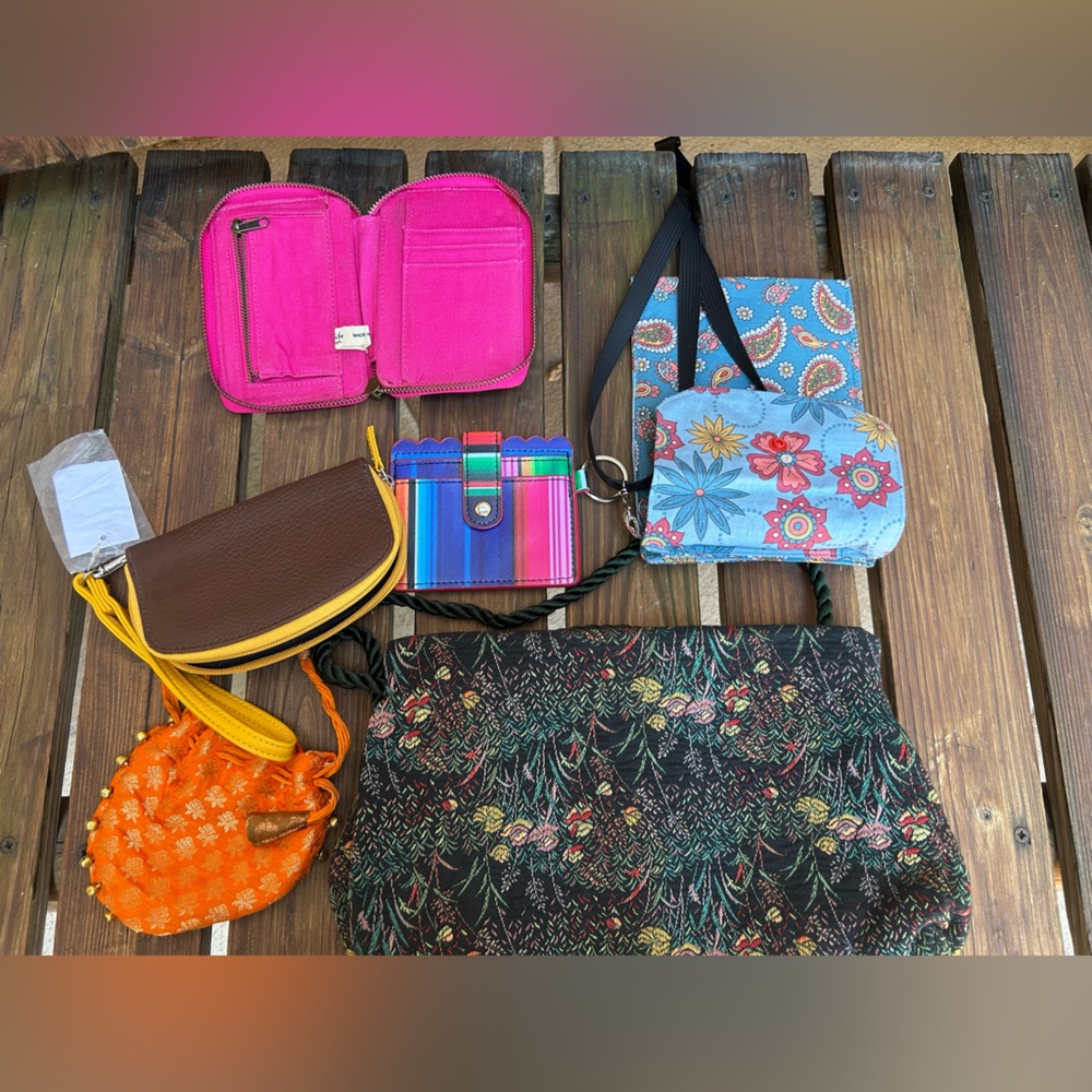 6 Colorful Assorted Bags and Pouches/ Lot - Picture 7 of 14